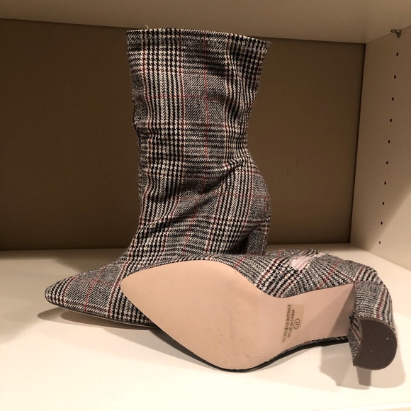 Chase & Chloe Brook 2 Block Heel Bootie - Picture 9 of 9